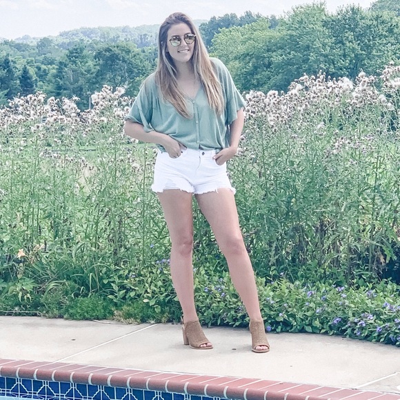 Libby Ruffle Knit Top - Picture 3 of 4